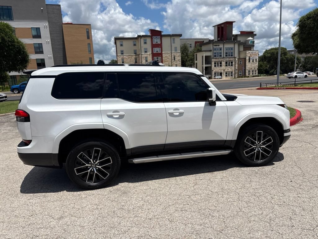 Used 2024 Lexus GX 550 w/ Cold Area Package AWD/4WD image 6