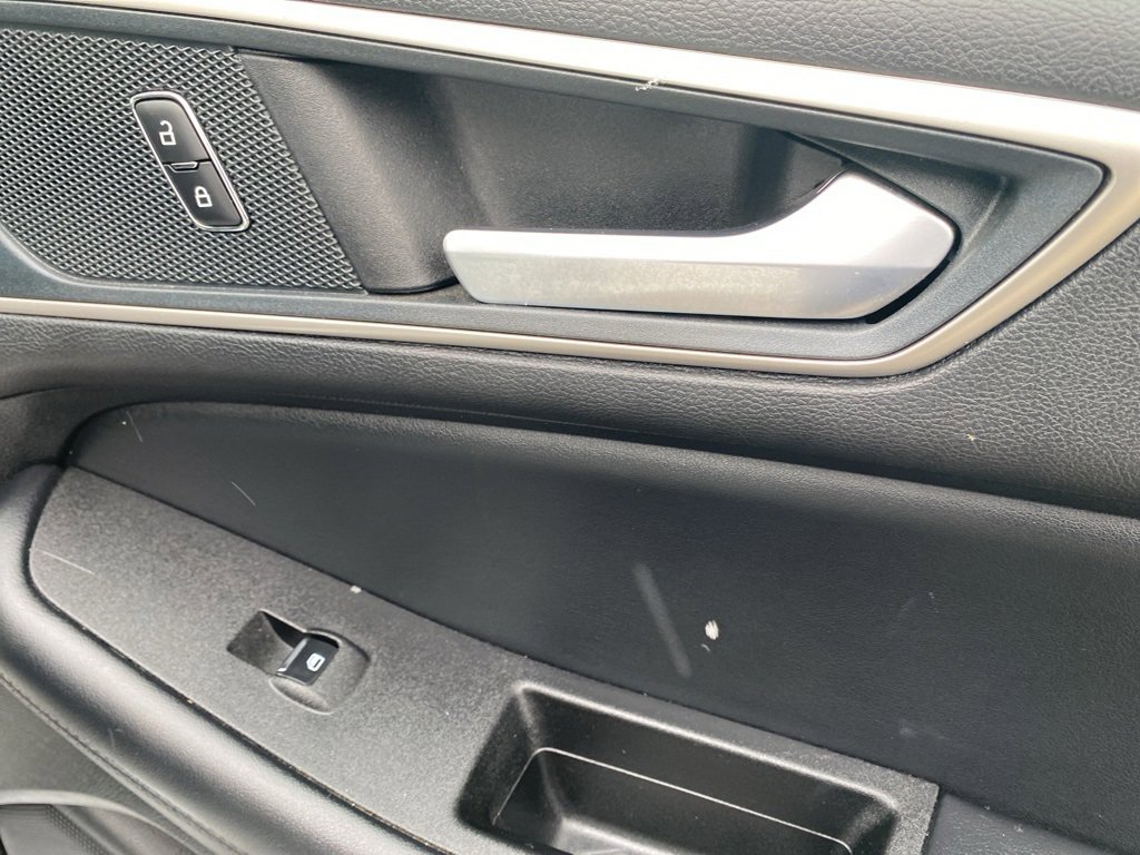 Used 2024 Ford Edge SEL image 13