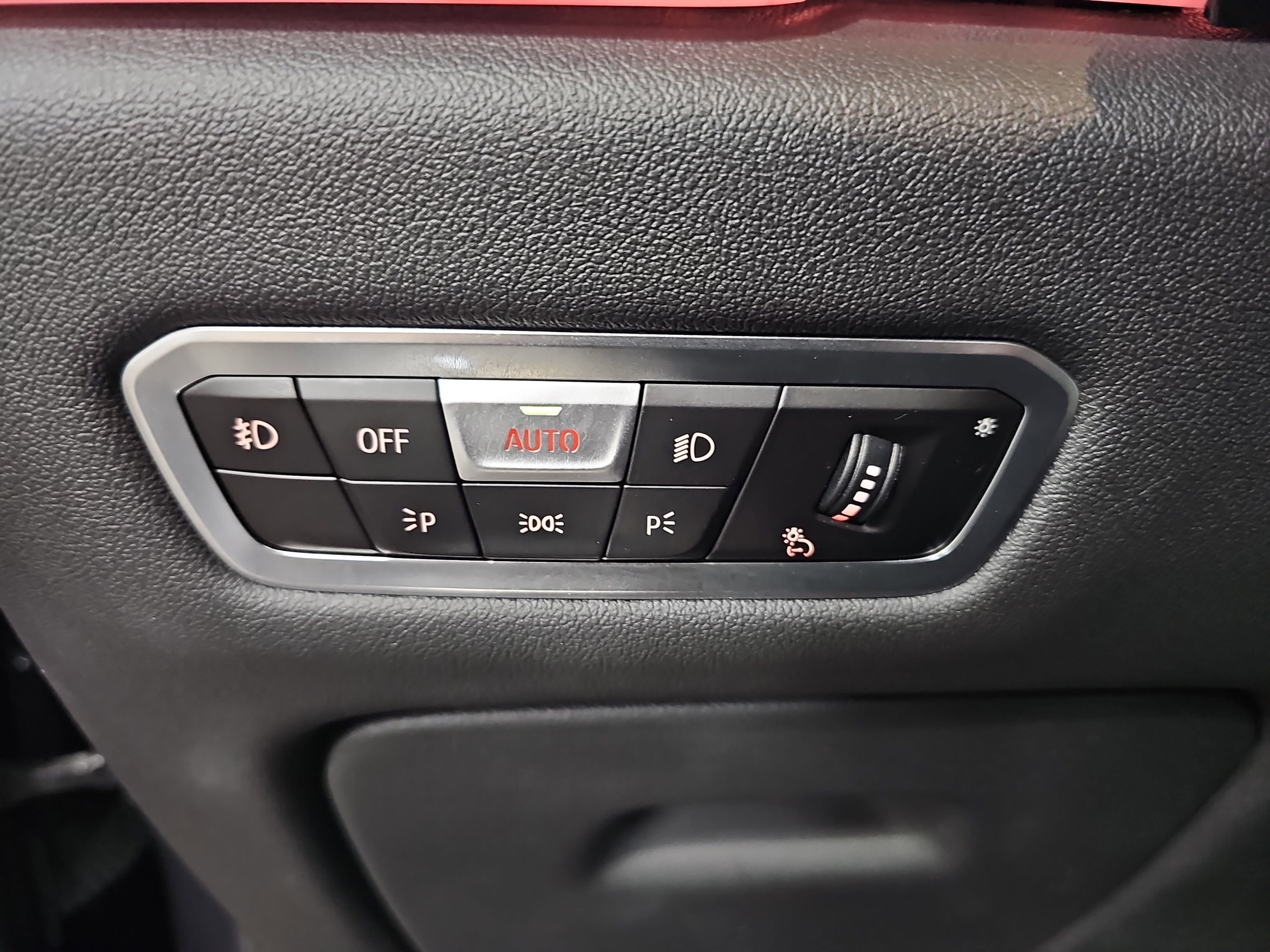 Used 2020 BMW X5 xDrive40i w/ Premium Package image 28