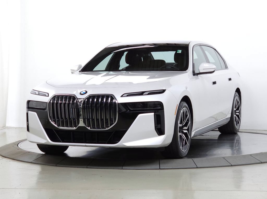 Used 2024 BMW 760i xDrive w/ Premium Package 2 AWD/4WD image 3