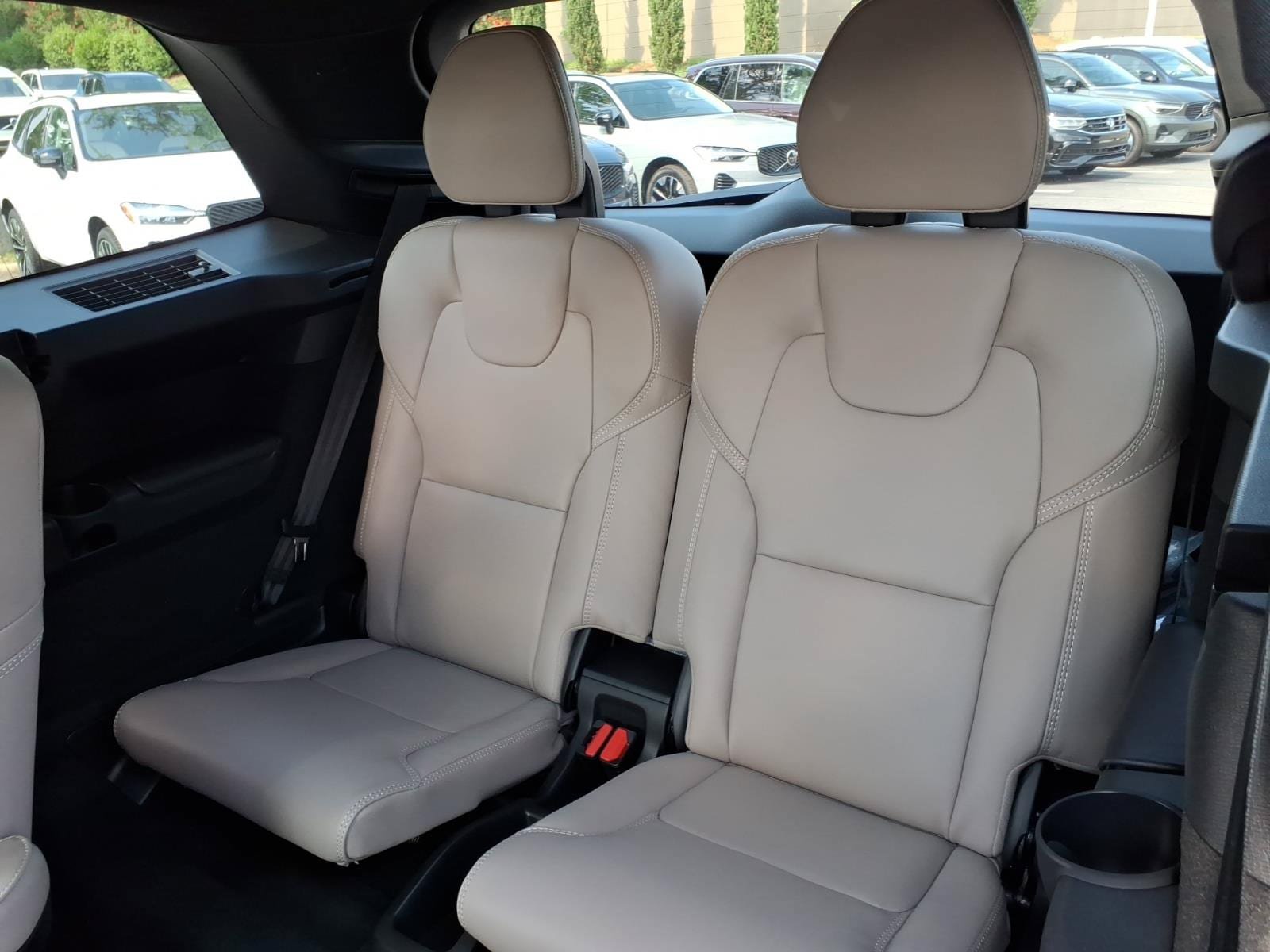 New 2026 Volvo XC90 B6 Ultra w/ Protection Package Premier AWD/4WD image 8
