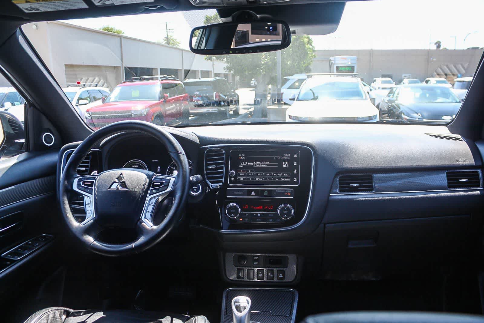 Used 2019 Mitsubishi Outlander GT AWD/4WD image 16