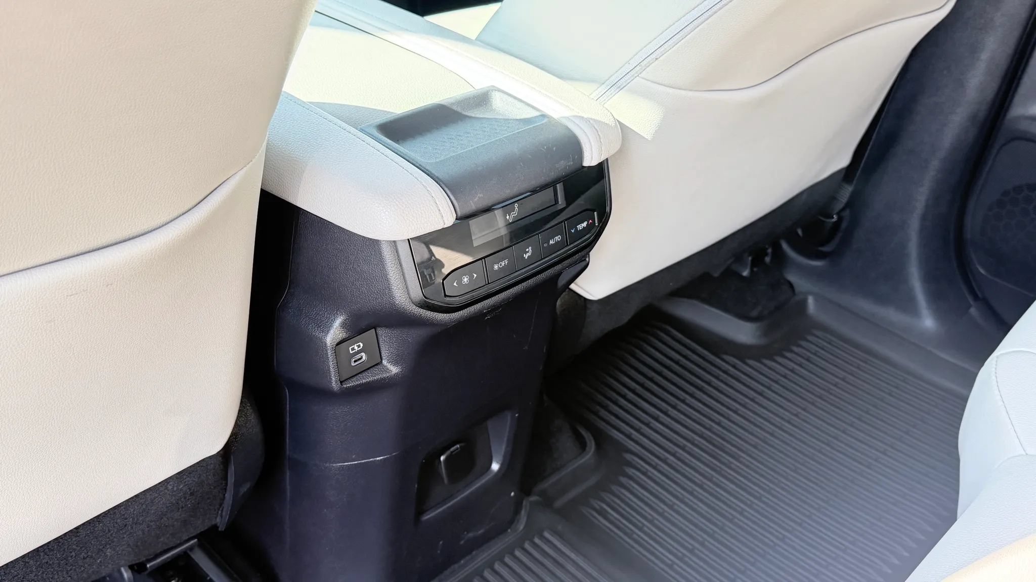 Used 2025 Toyota Grand Highlander AWD Hybrid image 29