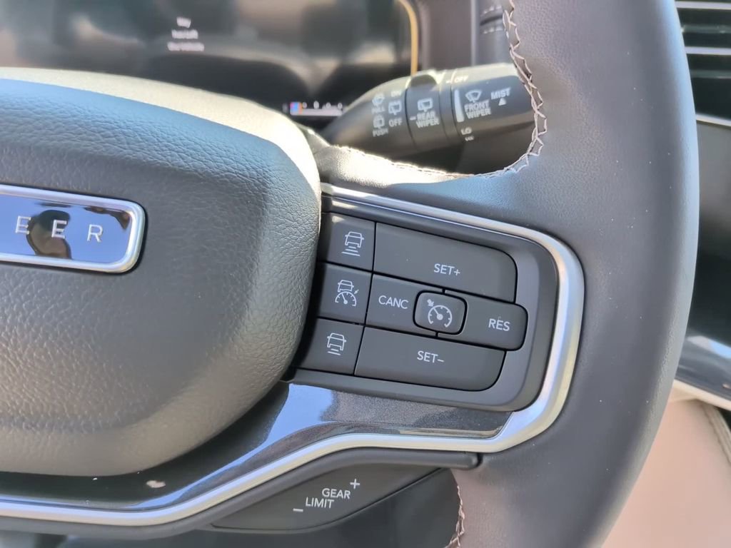 New 2024 Jeep Wagoneer 4WD w/ Premium Group I image 23