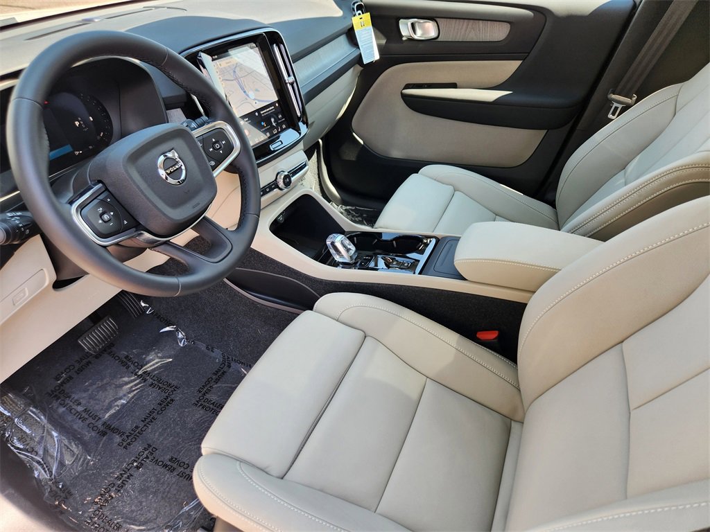 New 2026 Volvo XC40 B5 Plus w/ Protection Package Premier image 6