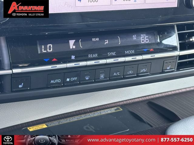 Used 2022 Toyota Sienna XLE w/ XLE Plus Package FWD image 34