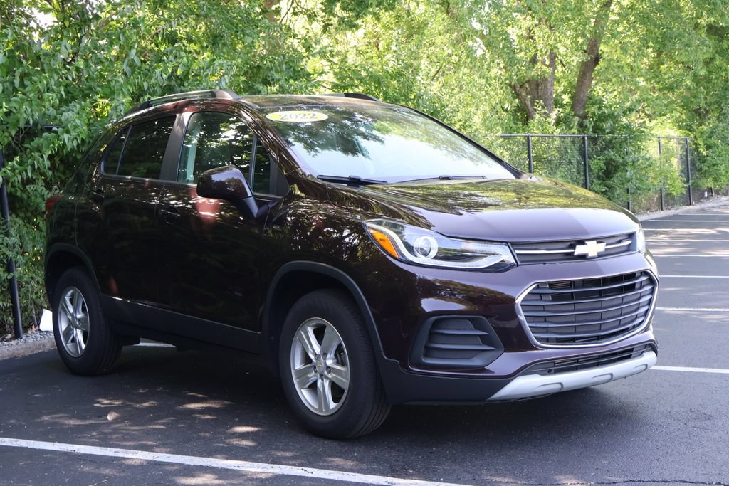 Certified 2022 Chevrolet Trax LT w/ LT Convenience Package AWD/4WD image 11