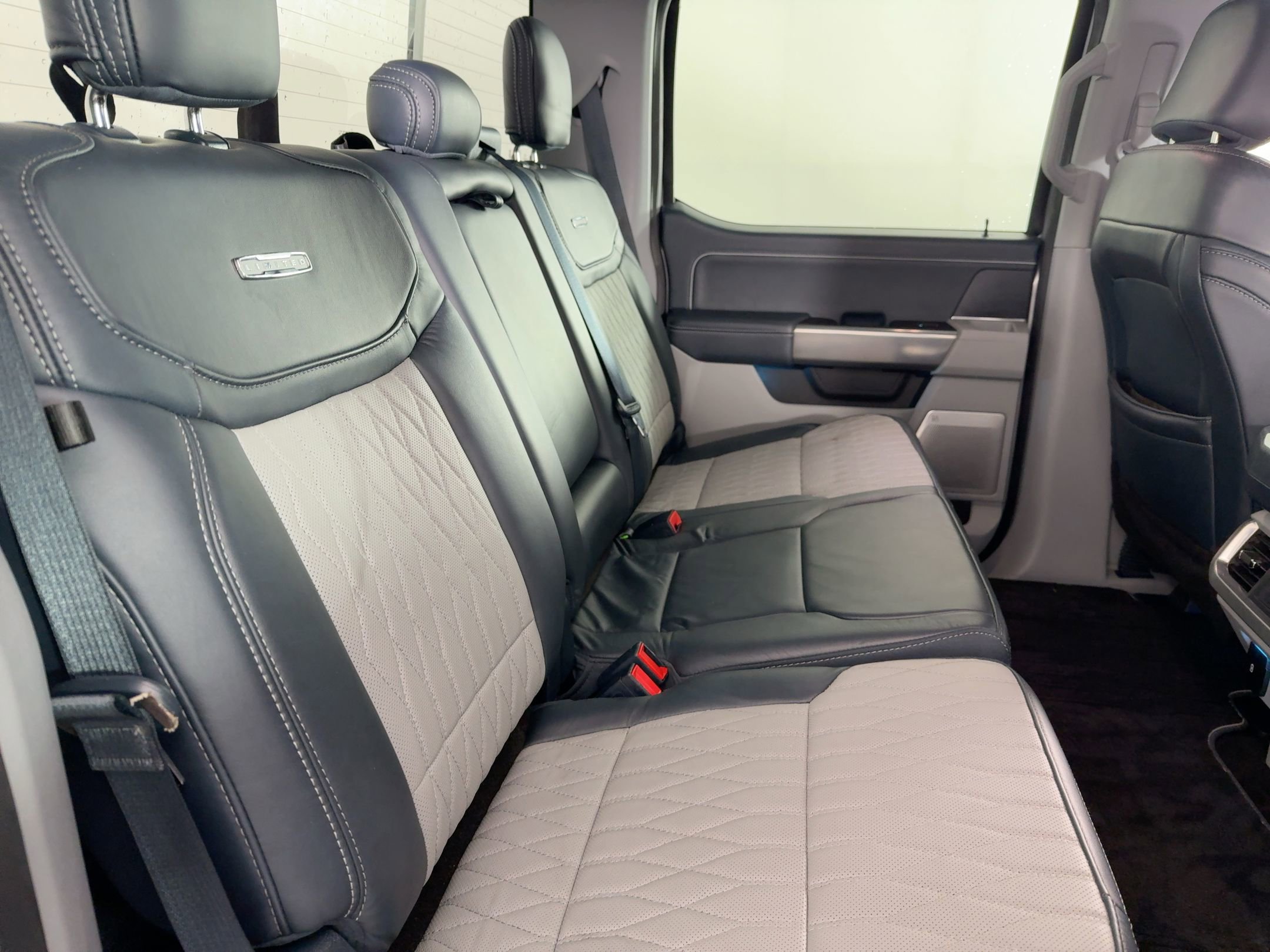 Used 2021 Ford F150 Limited image 26