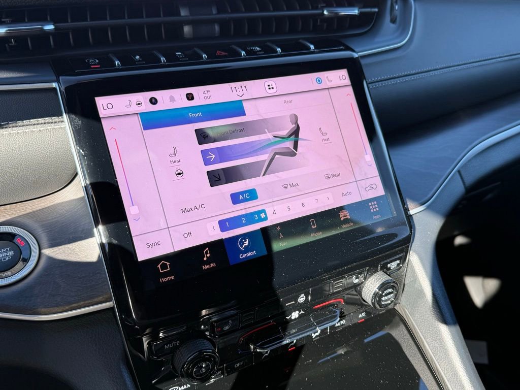 New 2025 Jeep Grand Cherokee L Limited w/ Black Appearance Package image 19