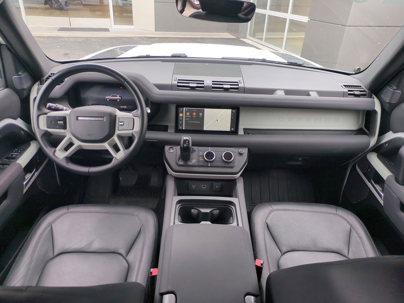 Used 2023 Land Rover Defender 110 SE AWD/4WD image 25