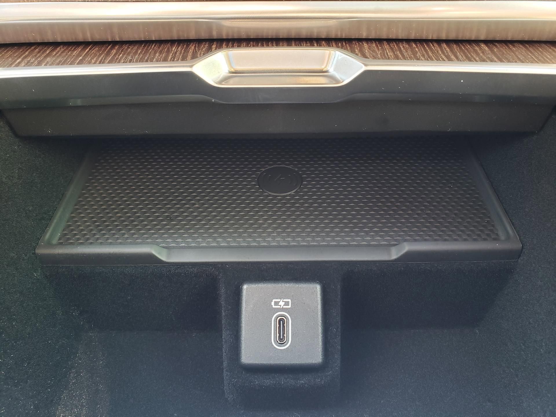 New 2026 Land Rover Range Rover SE image 26