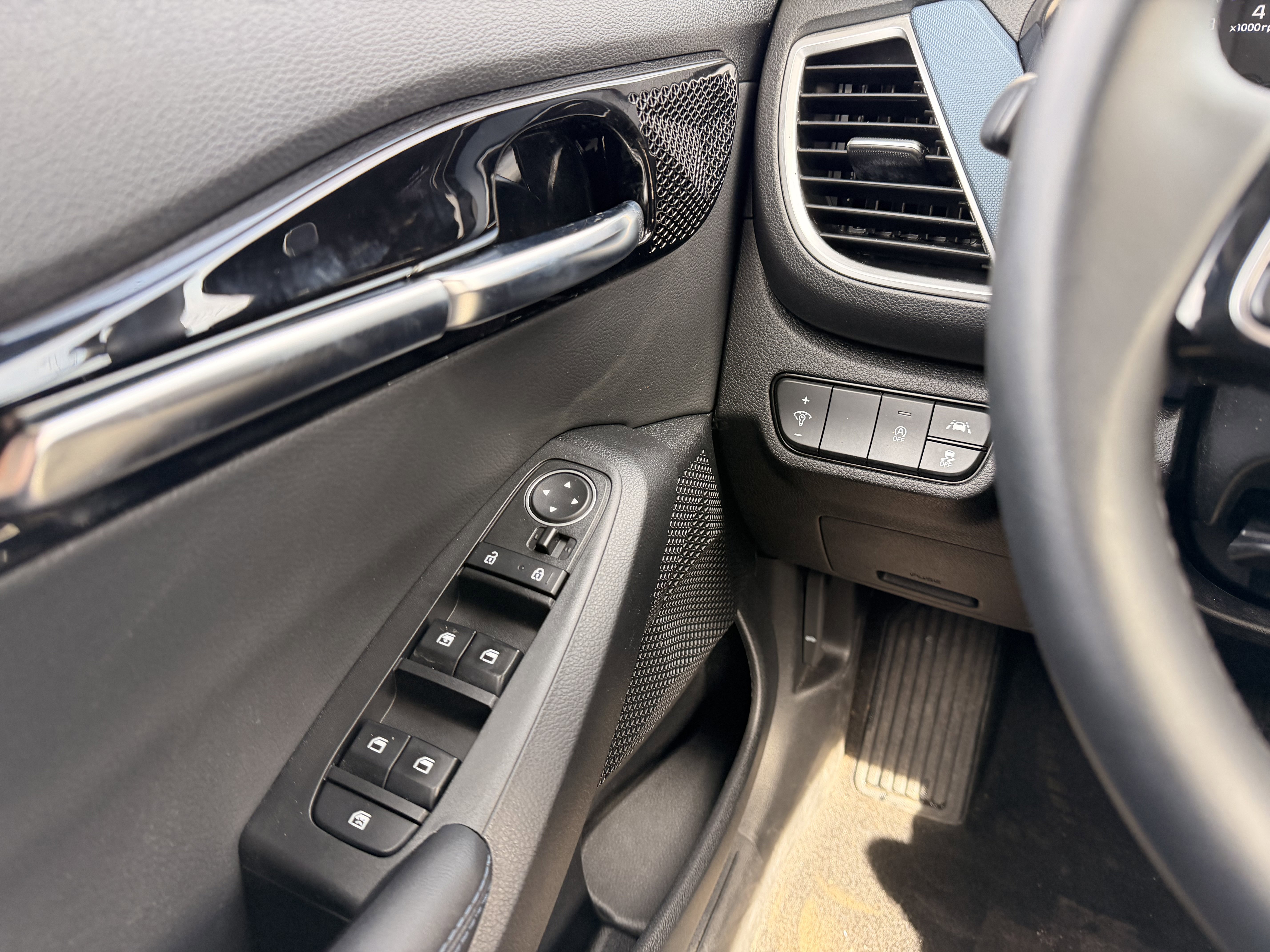 Used 2023 Kia Seltos S w/ Navigation Package image 20