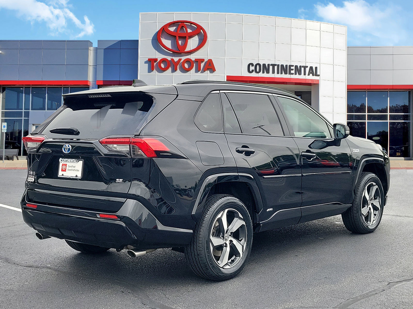 Certified 2021 Toyota RAV4 SE w/ Weather & Moonroof Package AWD/4WD image 5