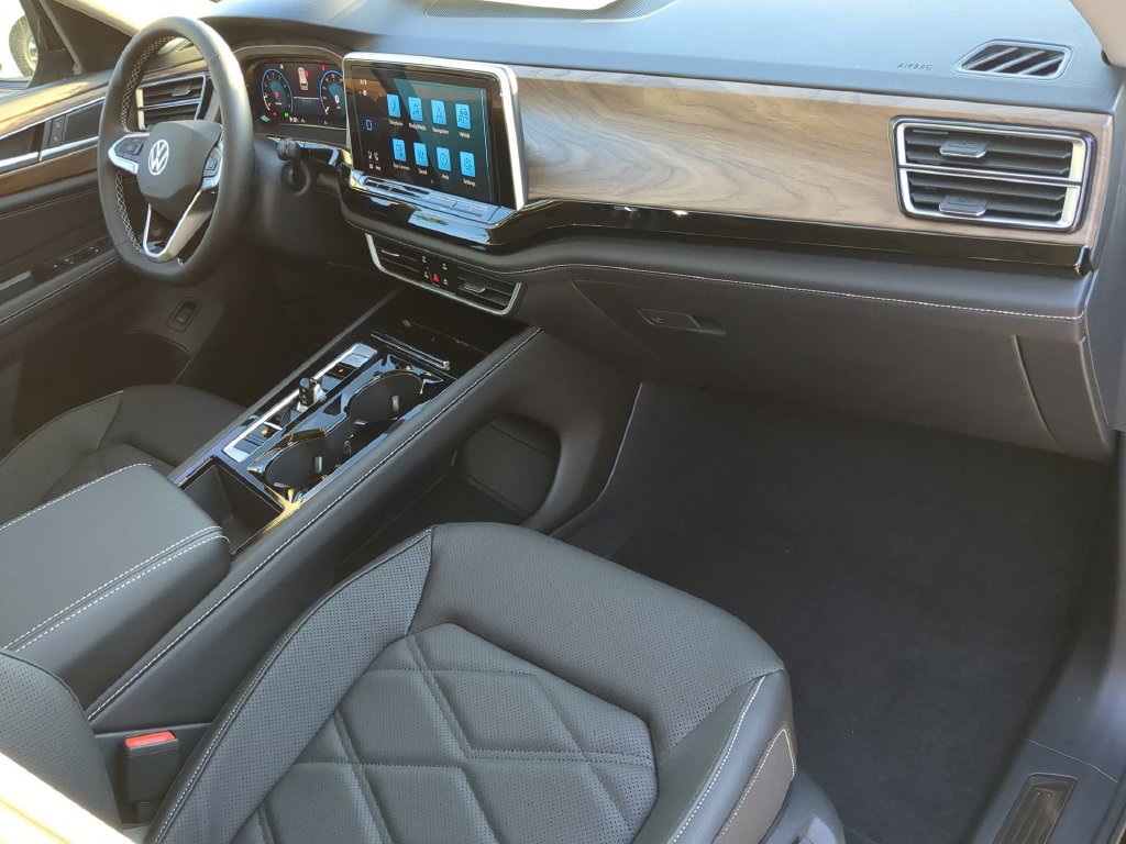 New 2026 Volkswagen Atlas SE FWD image 13