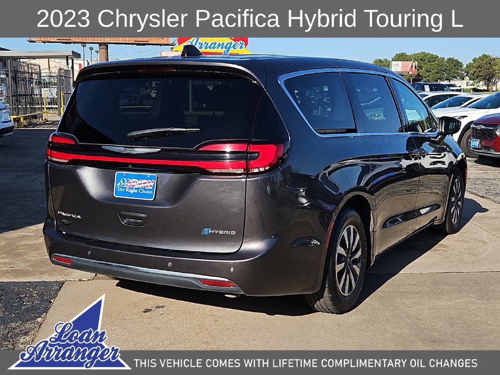 Used 2023 Chrysler Pacifica Touring-L FWD image 12