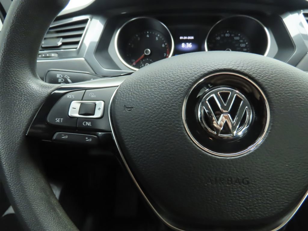 Used 2018 Volkswagen Tiguan S image 11