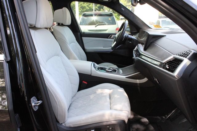Used 2023 BMW X7 xDrive40i w/ Executive Package AWD/4WD image 16