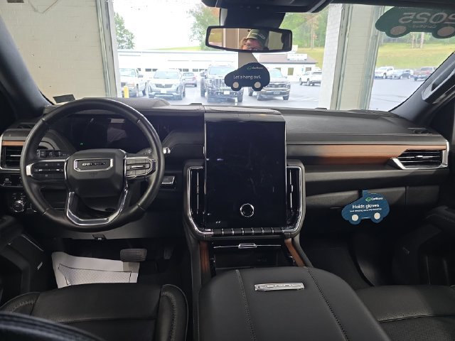 Certified 2025 GMC Yukon Denali AWD/4WD image 11