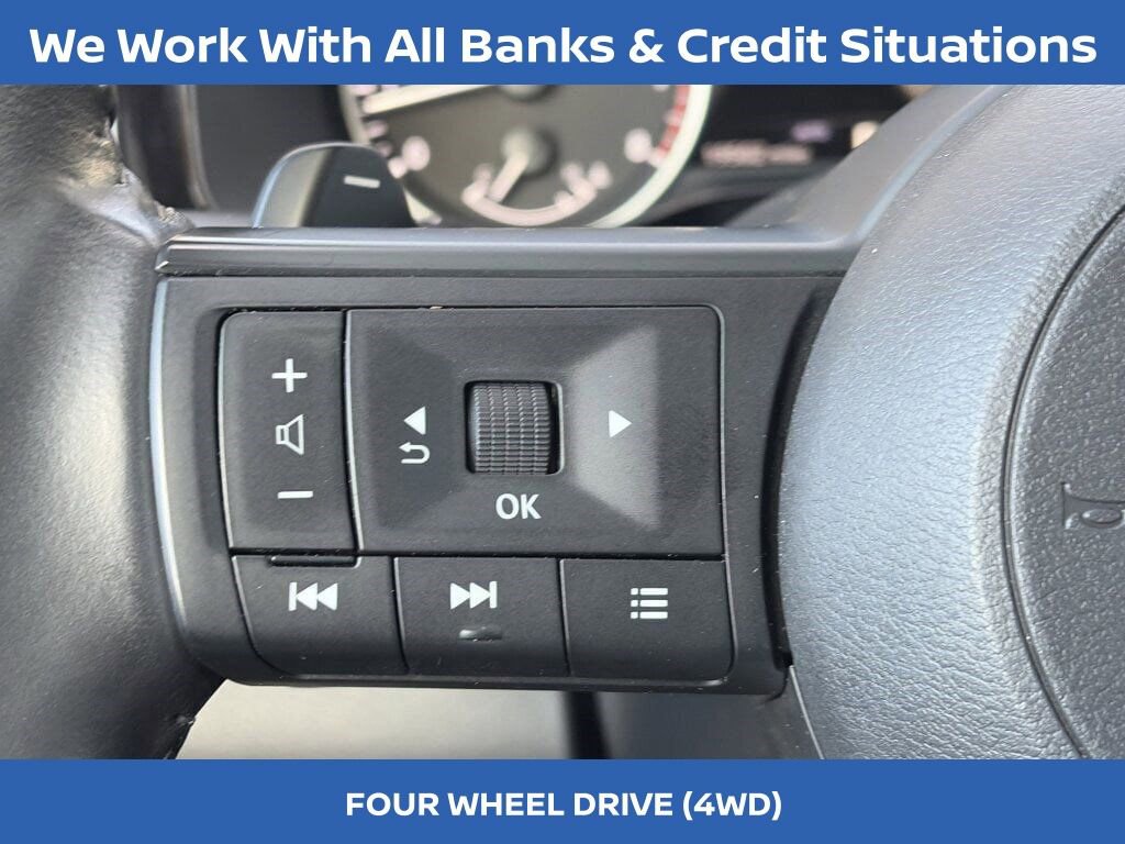 Certified 2025 Nissan Pathfinder SV image 24