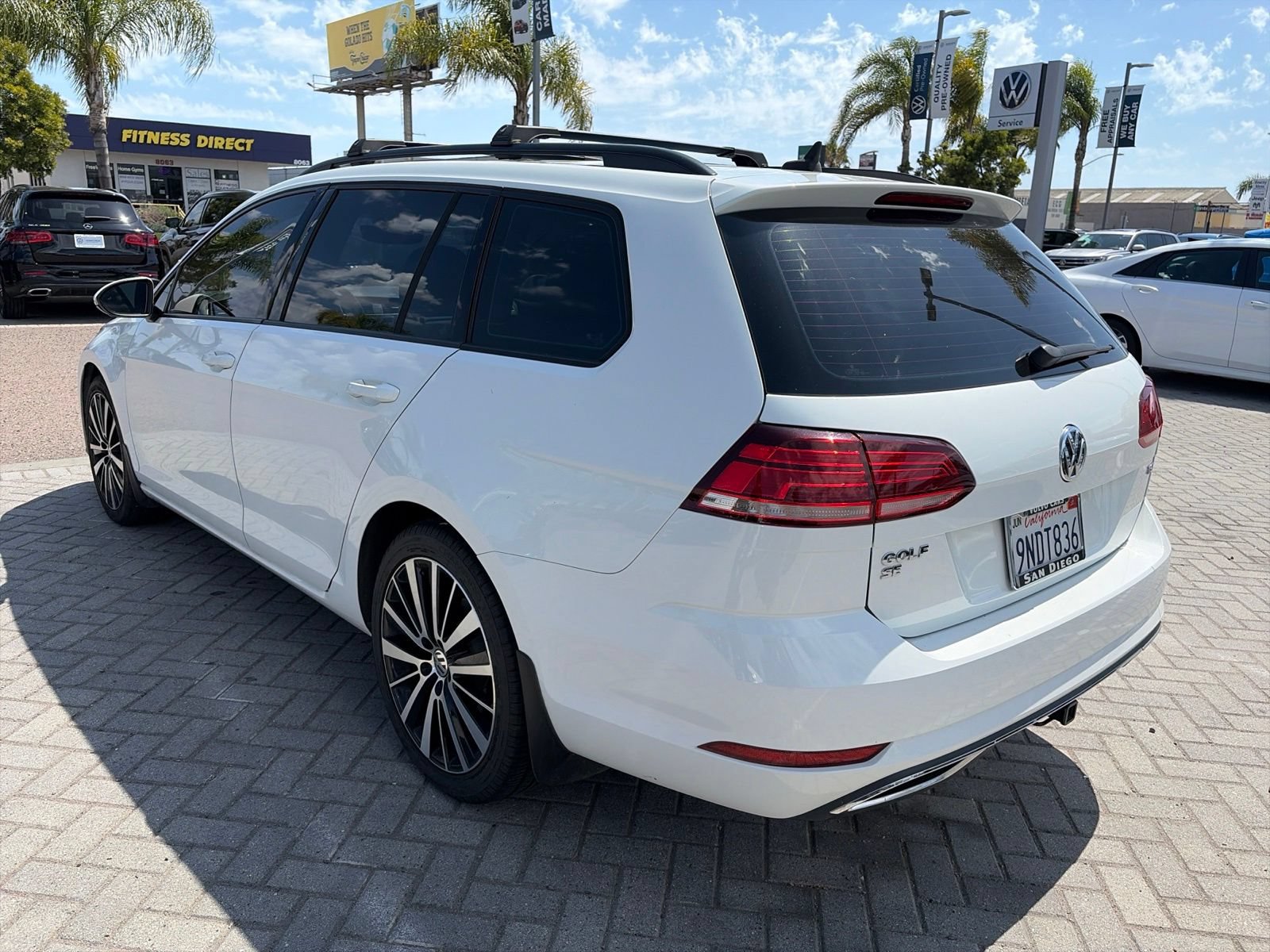Used 2018 Volkswagen Golf SE FWD image 4