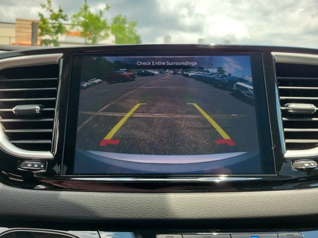 Used 2024 Chrysler Pacifica Touring-L FWD image 26