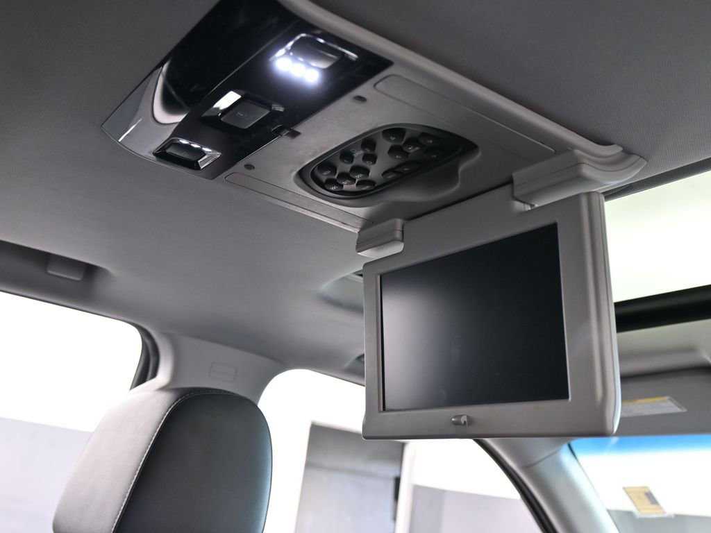 Used 2017 GMC Yukon SLT w/ Open Road Package image 49