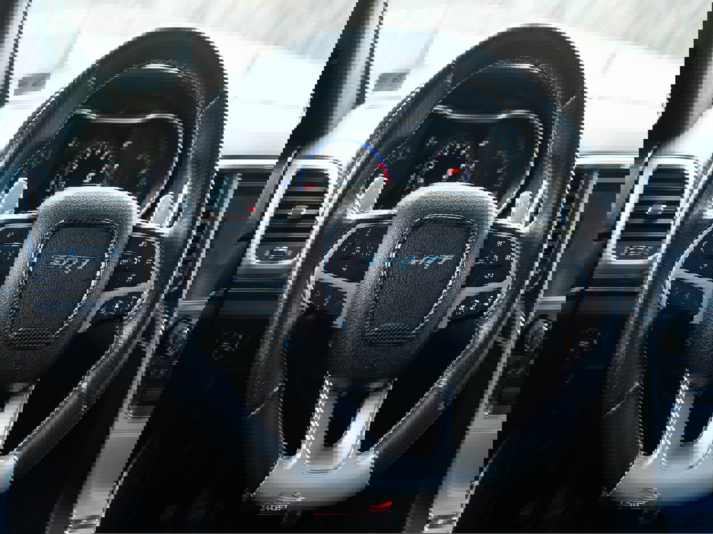 Used 2016 Jeep Grand Cherokee SRT image 24