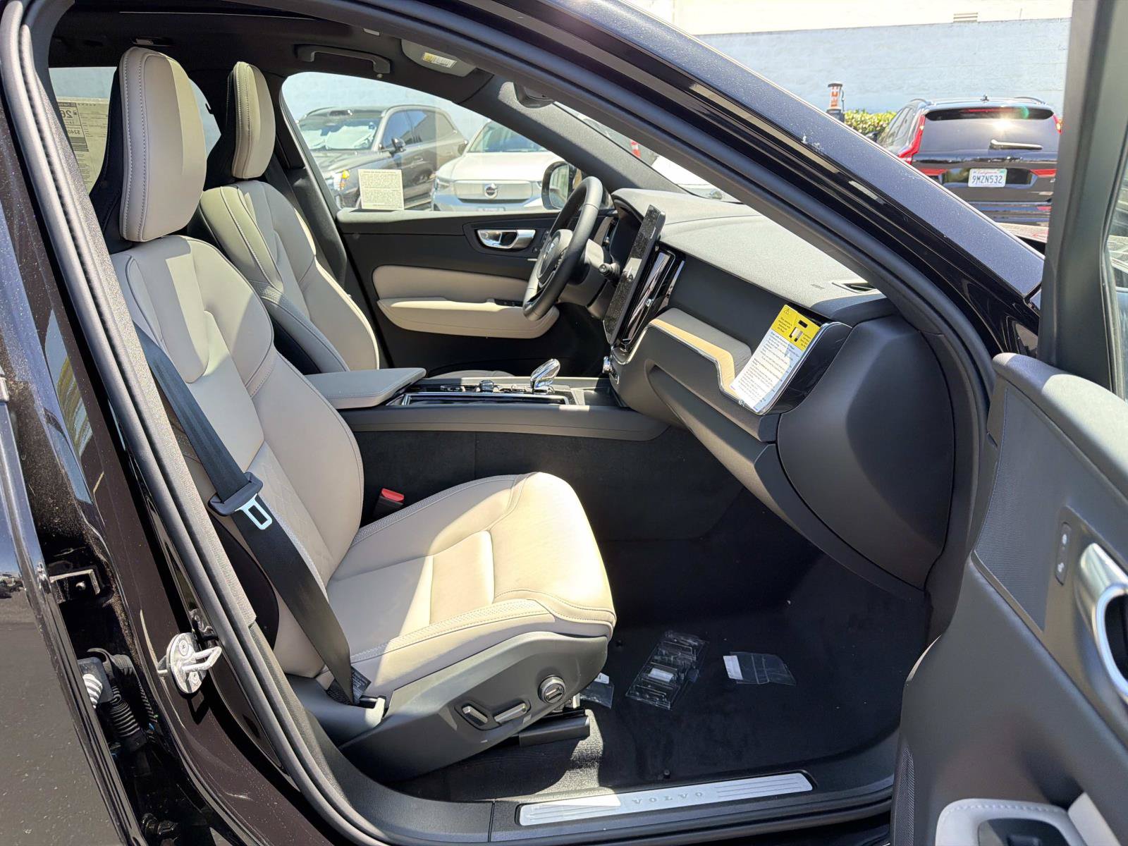 New 2026 Volvo XC60 B5 Core w/ Climate Package AWD/4WD image 18