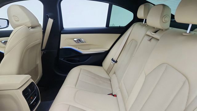 Used 2022 BMW 330i Sedan w/ Driving Assistance Package RWD image 28