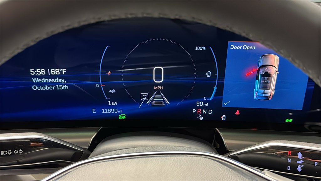 Used 2025 Cadillac Lyriq Sport image 32