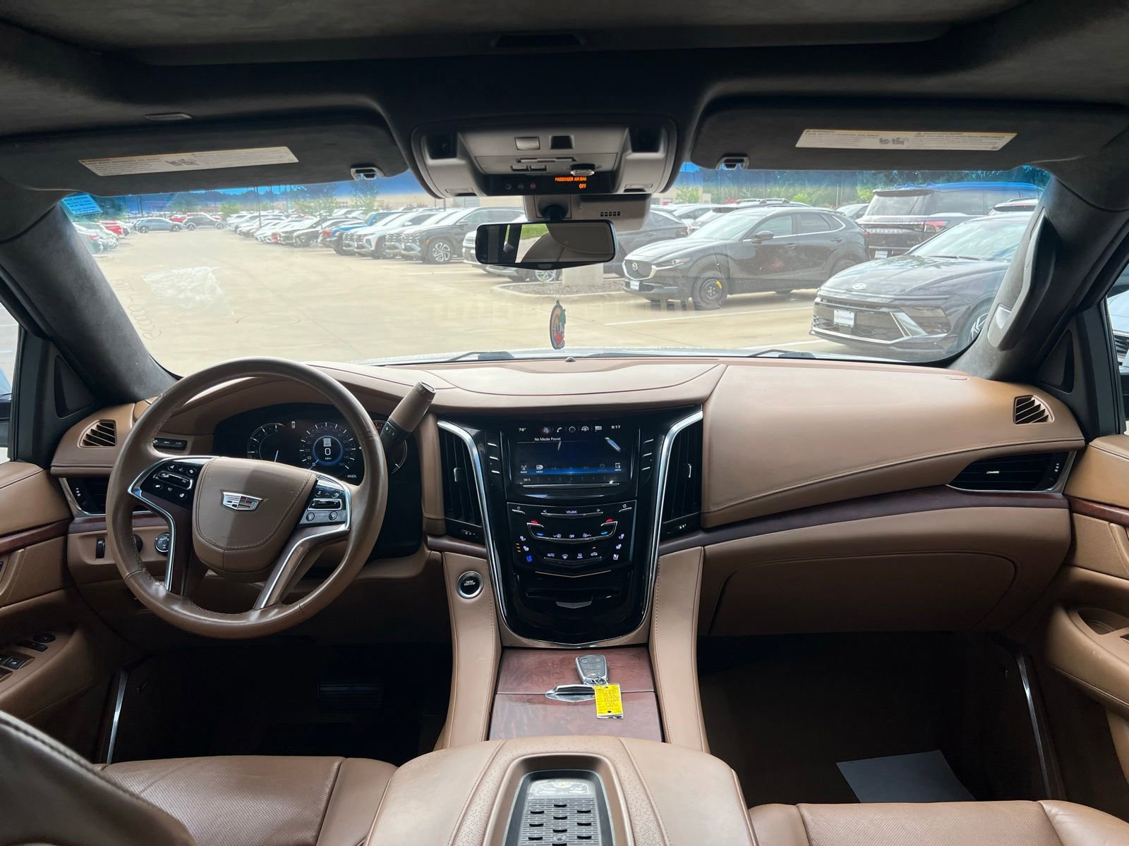 Used 2017 Cadillac Escalade Platinum AWD/4WD image 23
