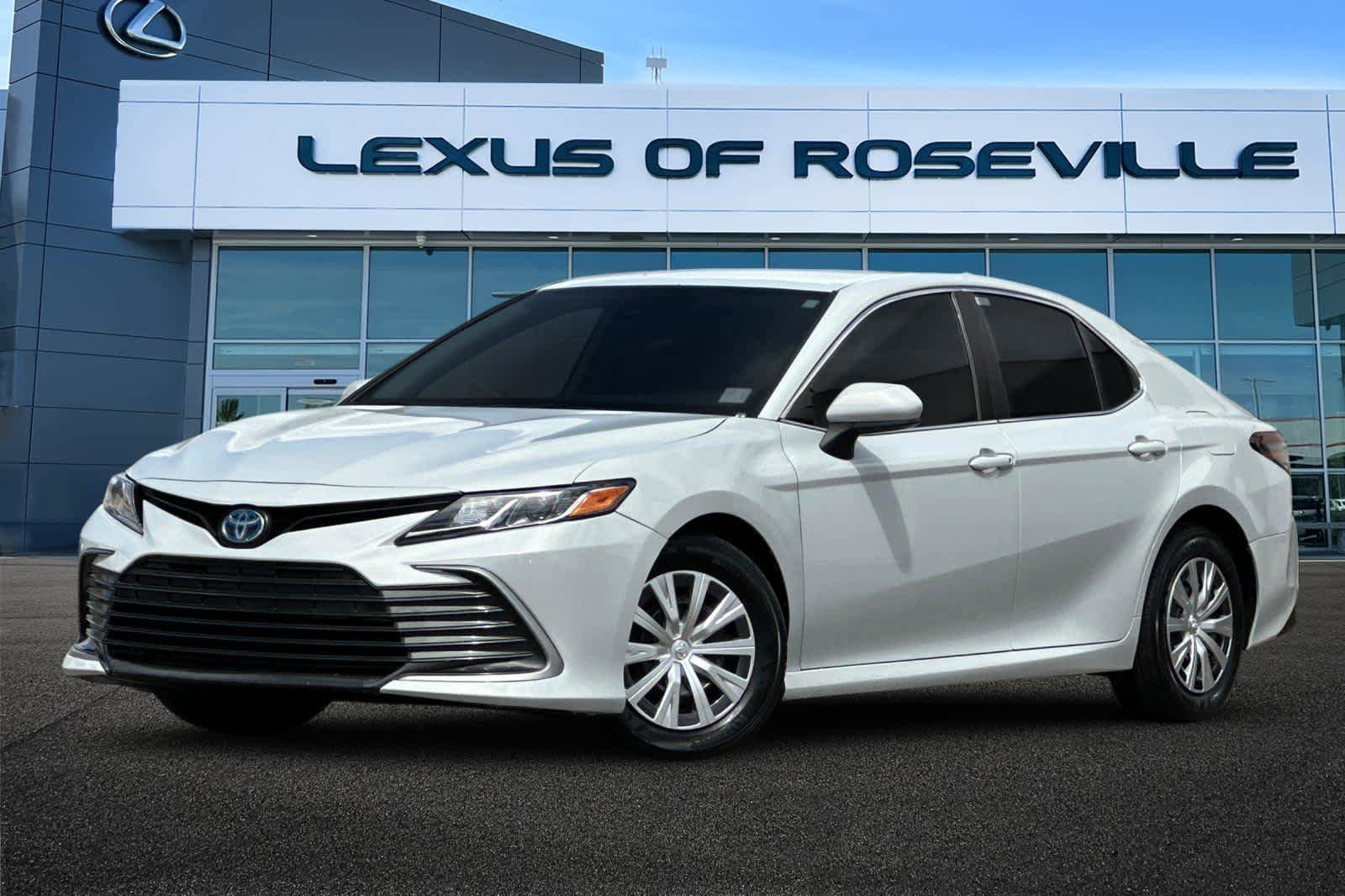 Used 2022 Toyota Camry LE FWD image 1