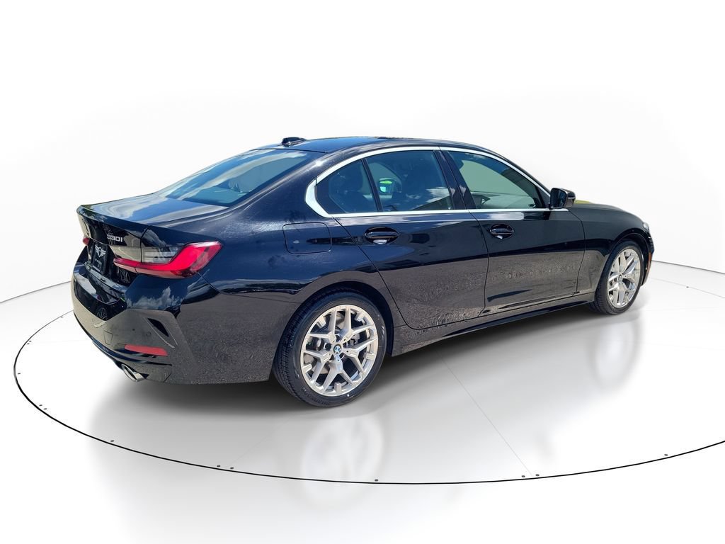 Used 2025 BMW 330i Sedan RWD image 2
