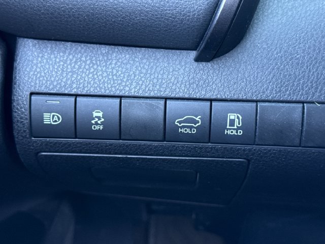 Used 2019 Toyota Camry XLE w/ Navigation Package FWD image 33