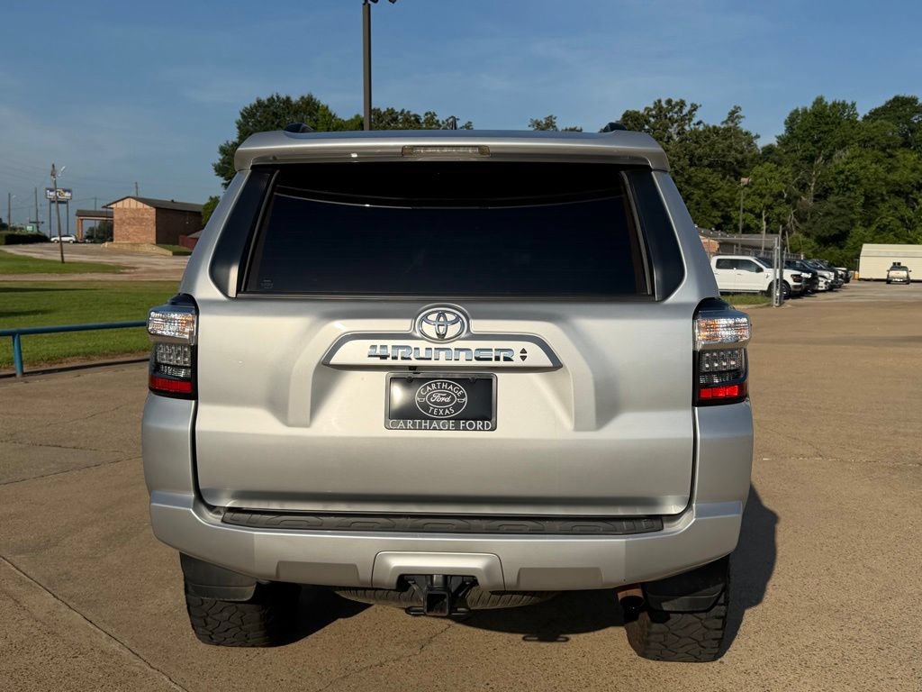Used 2023 Toyota 4Runner SR5 AWD/4WD image 4