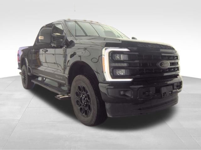 Used 2023 Ford F350 XLT w/ Black Appearance Package image 7