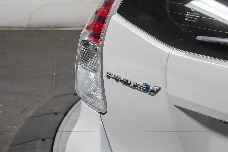Used 2016 Toyota Prius V Two FWD image 7