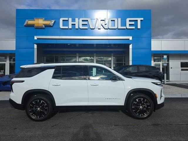 New 2026 Chevrolet Traverse LT image 3