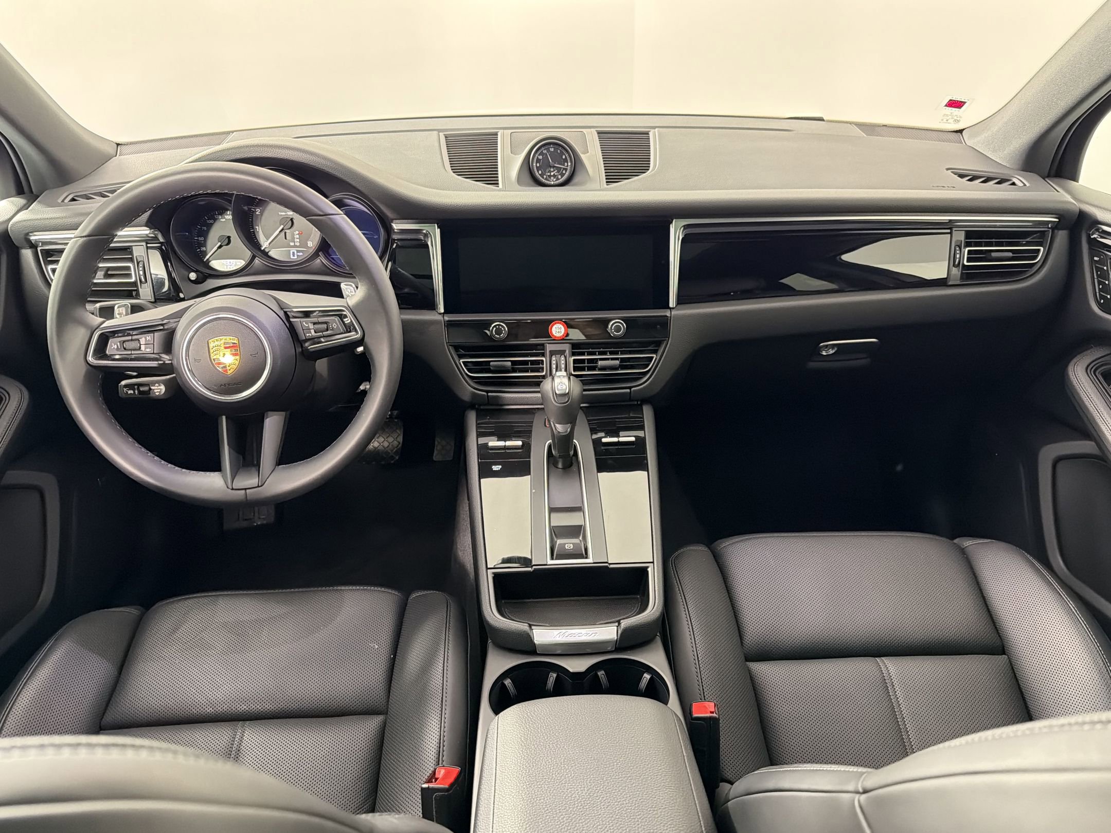 Certified 2026 Porsche Macan AWD/4WD image 20