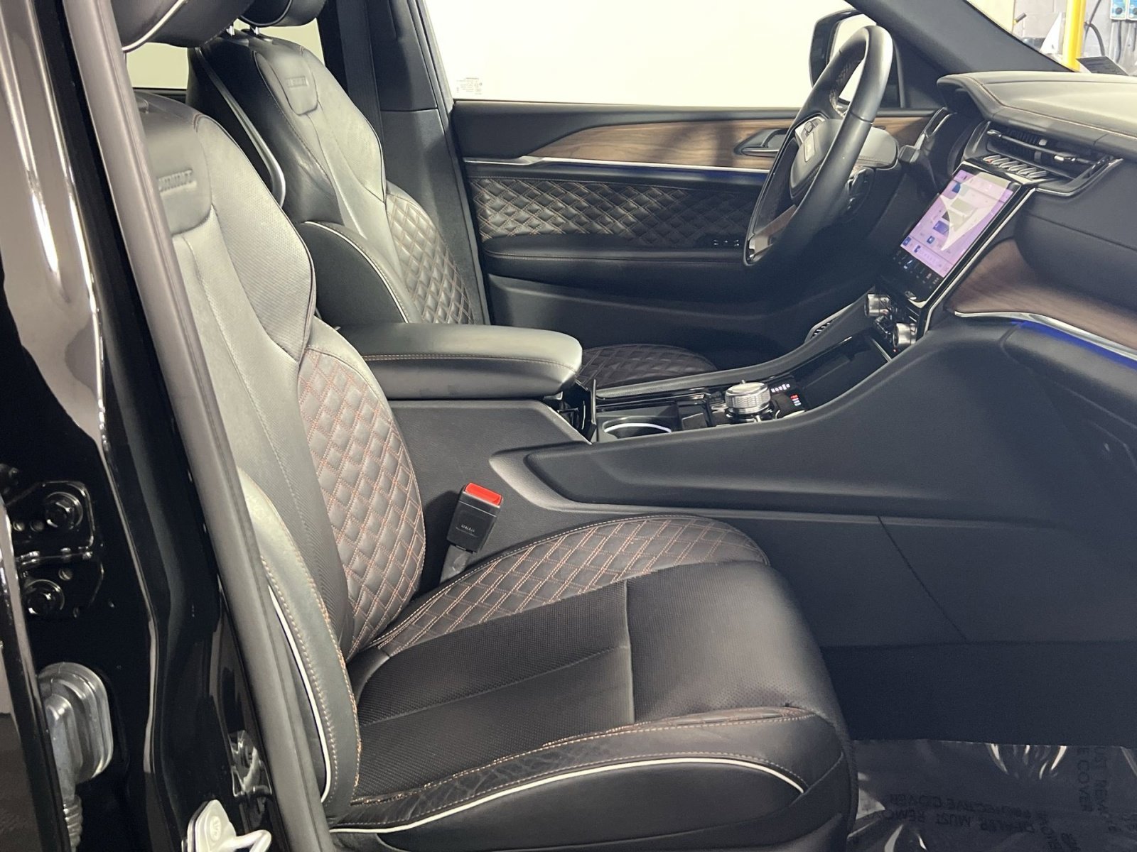 Used 2023 Jeep Grand Cherokee L Summit w/ Advanced Protech Group IV image 29