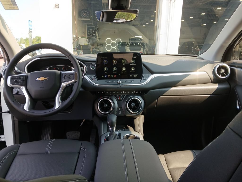 New 2026 Chevrolet Blazer LT w/ Sound & Technology Package AWD/4WD image 15