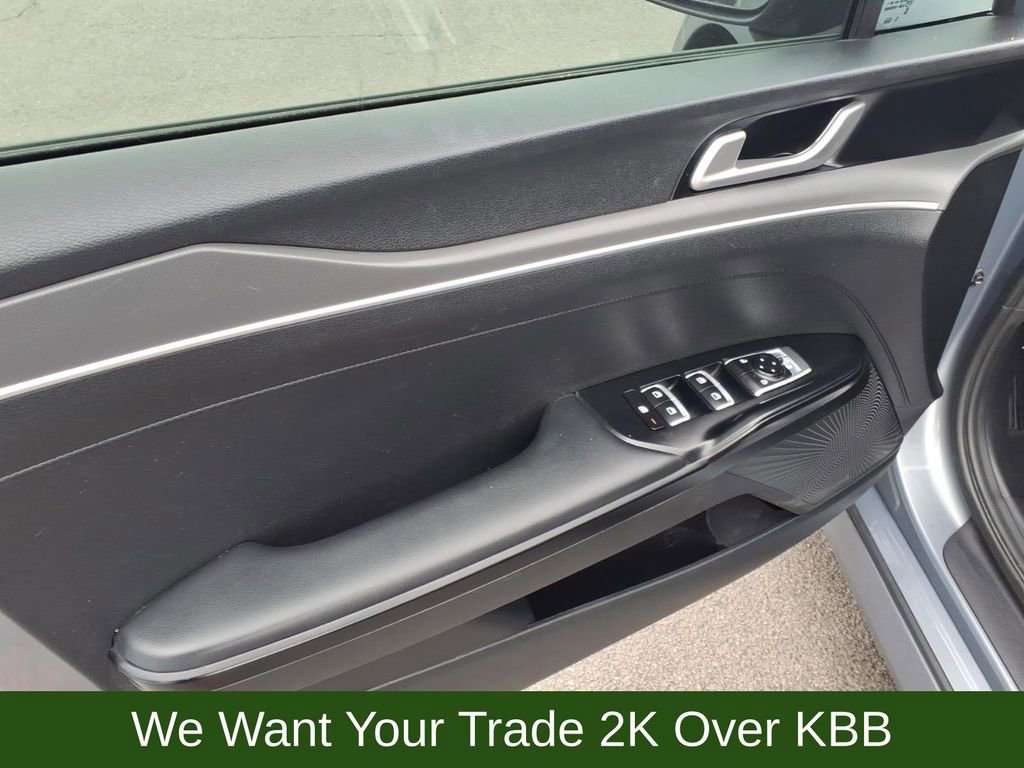 Used 2022 Kia K5 LXS image 10