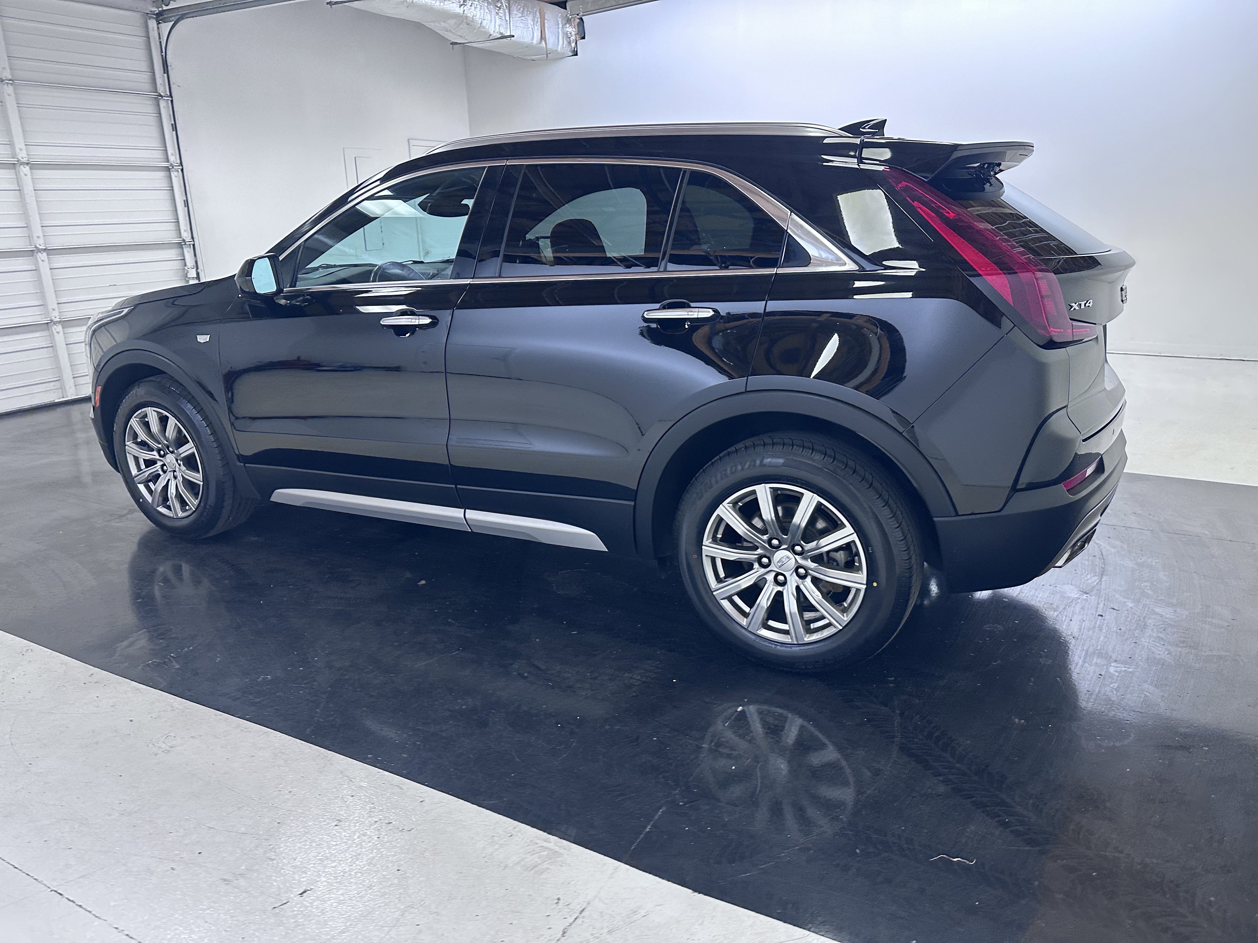 Used 2019 Cadillac XT4 Premium Luxury image 10