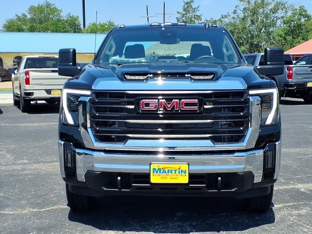 New 2026 GMC Sierra 3500 Pro AWD/4WD image 2