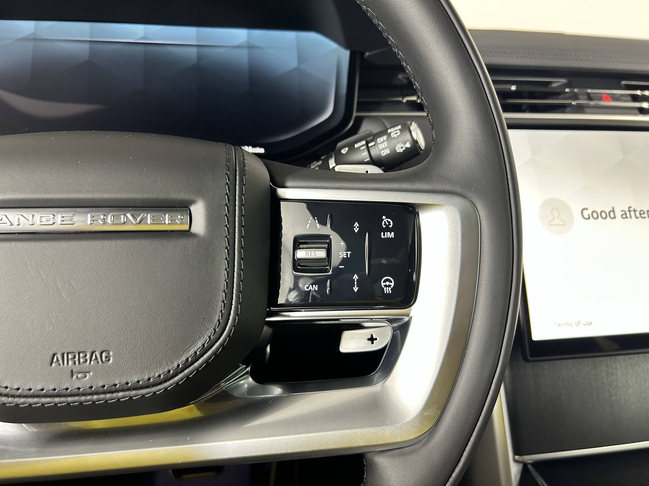 New 2025 Land Rover Range Rover SE image 20