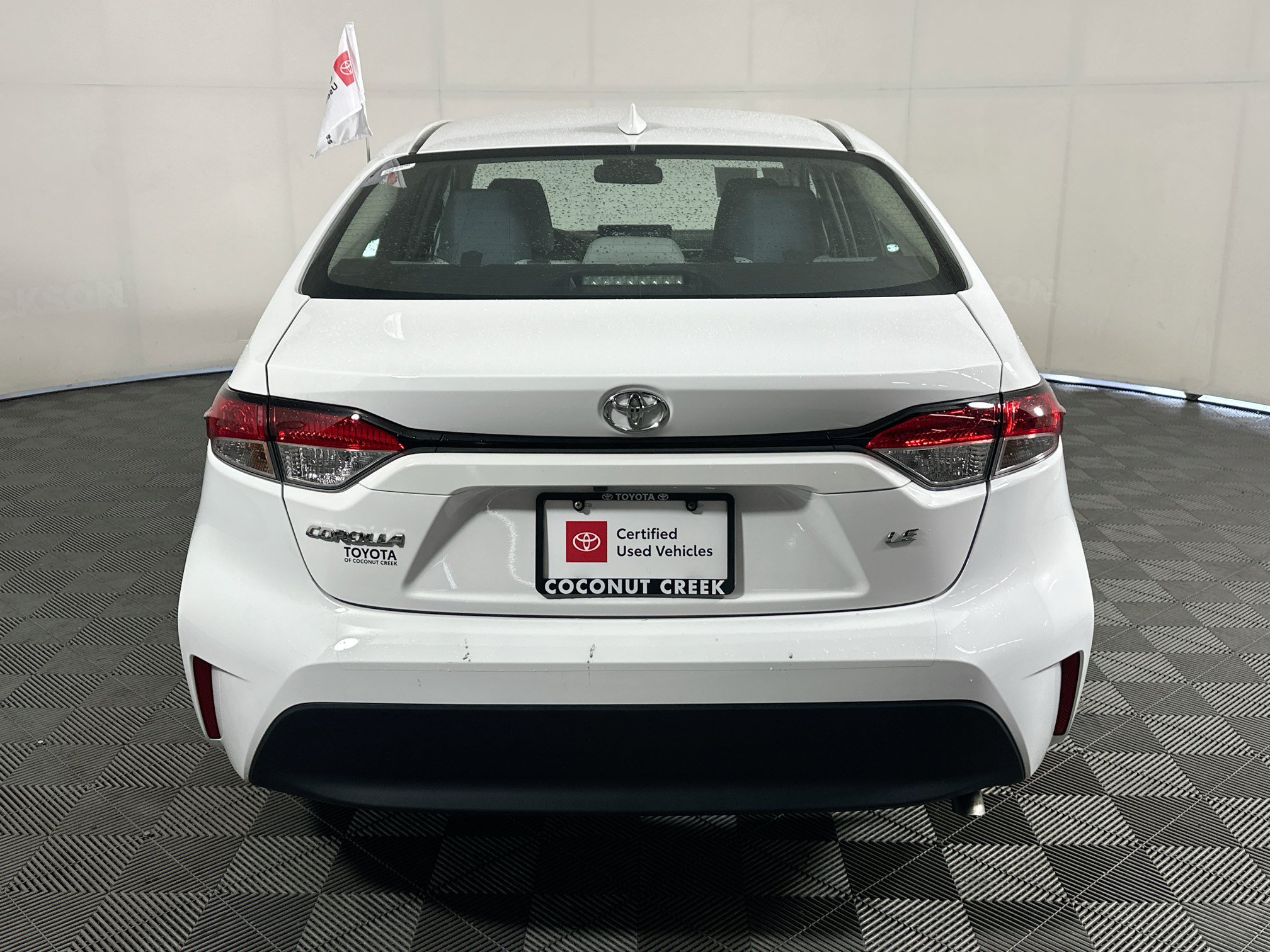 Certified 2025 Toyota Corolla LE FWD image 4