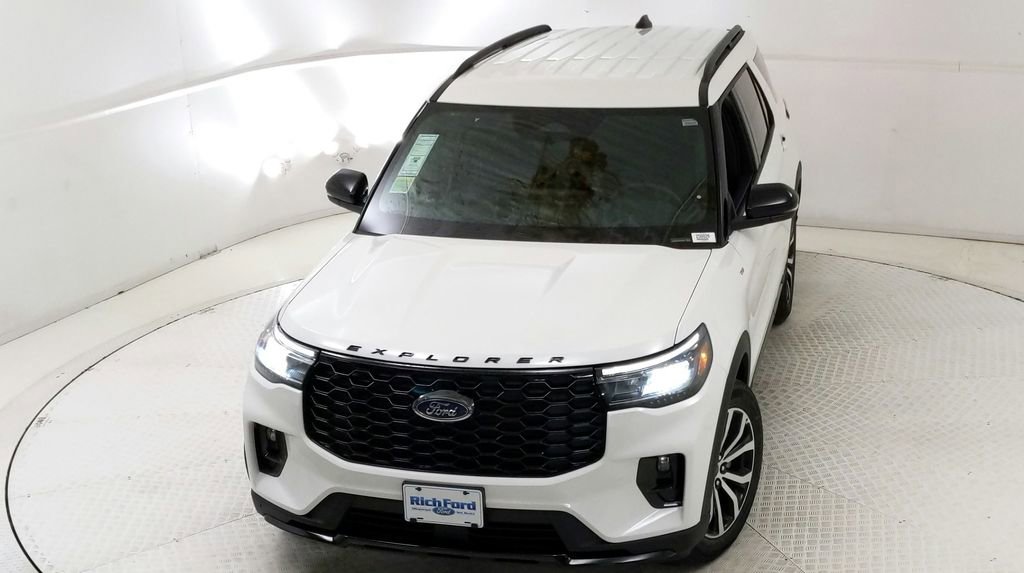 New 2025 Ford Explorer ST-Line w/ Premium Package image 20
