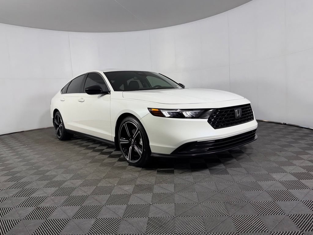 Used 2025 Honda Accord Sport image 4