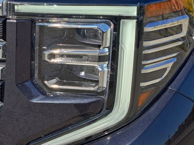 Used 2025 GMC Sierra 1500 SLT AWD/4WD image 7