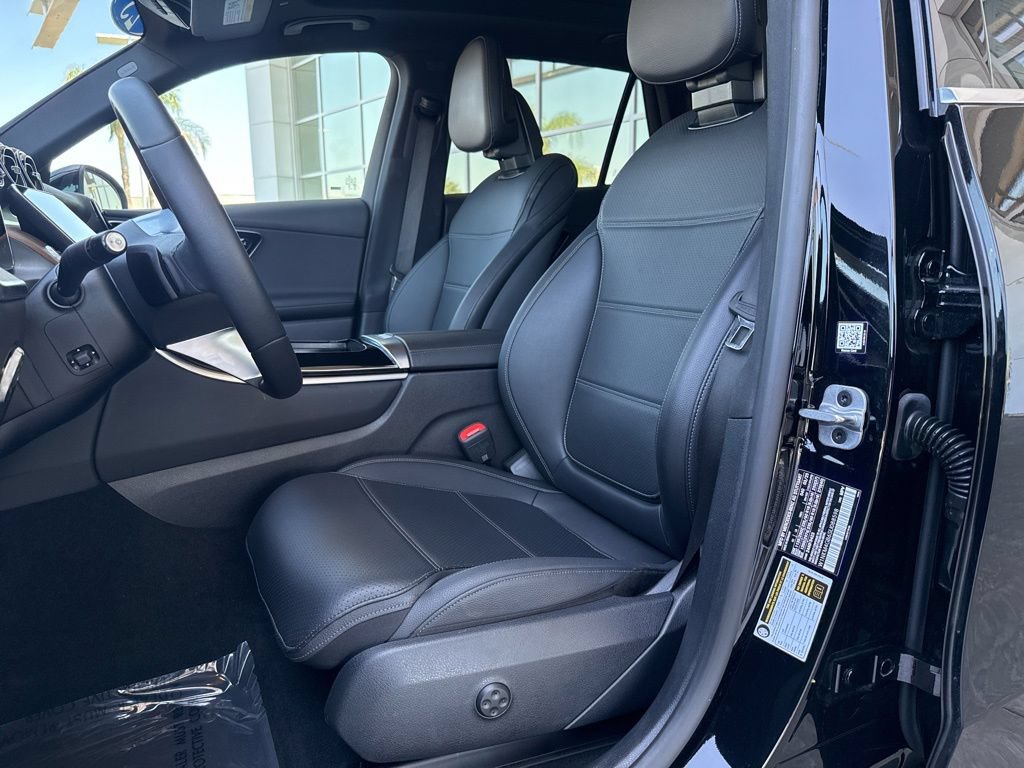 Used 2025 Mercedes-Benz GLC 300 image 10